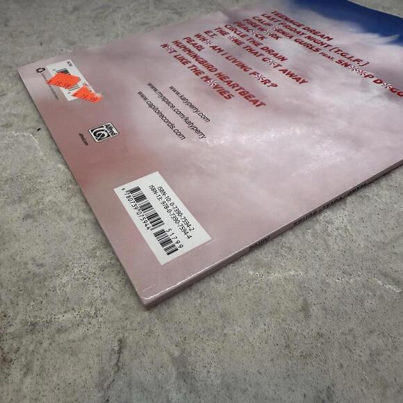 Katy Perry Teen Age Dream songbook for Piano Guitar Vocal by Alfred Music - Picture 5 of 7